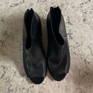 Tory Burch Black Peep Toe Heel Boots/Booties size 11